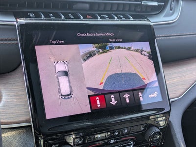 2022 Jeep Grand Cherokee Summit