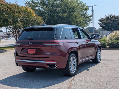 2022 Jeep Grand Cherokee Summit
