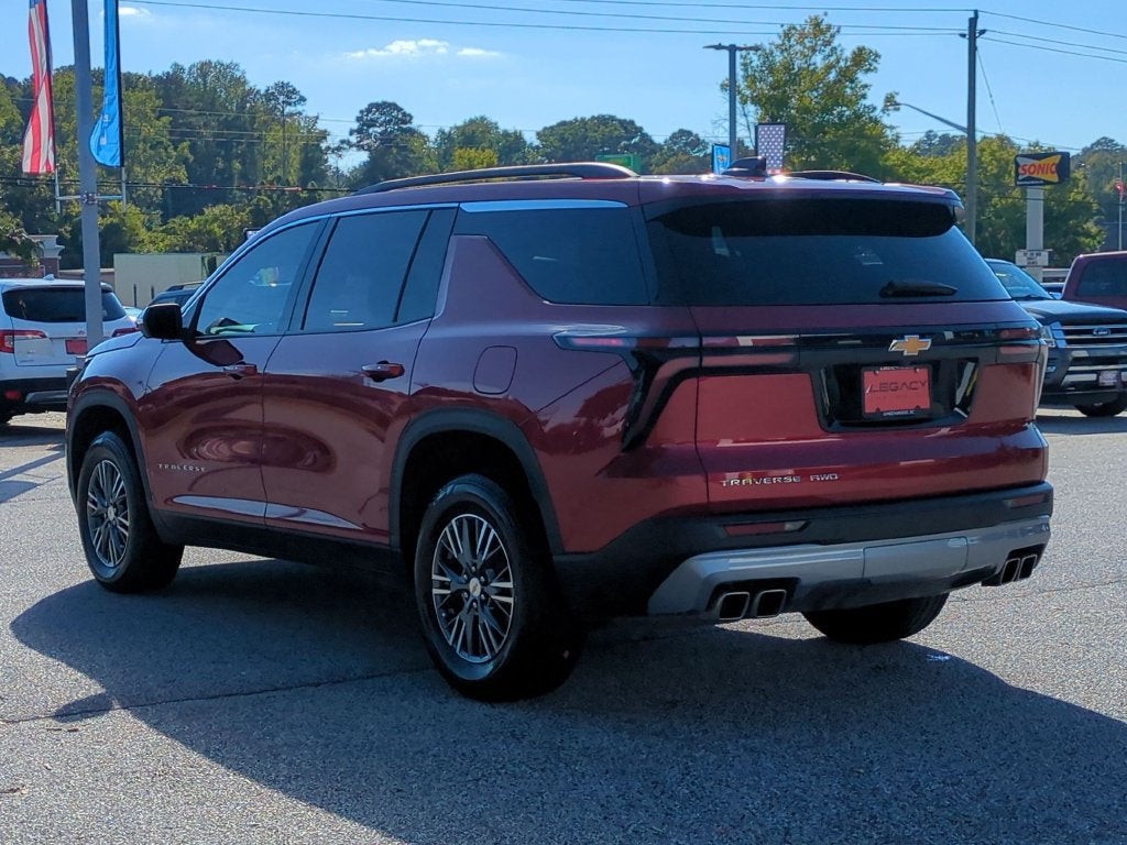 2025 Chevrolet Traverse LT