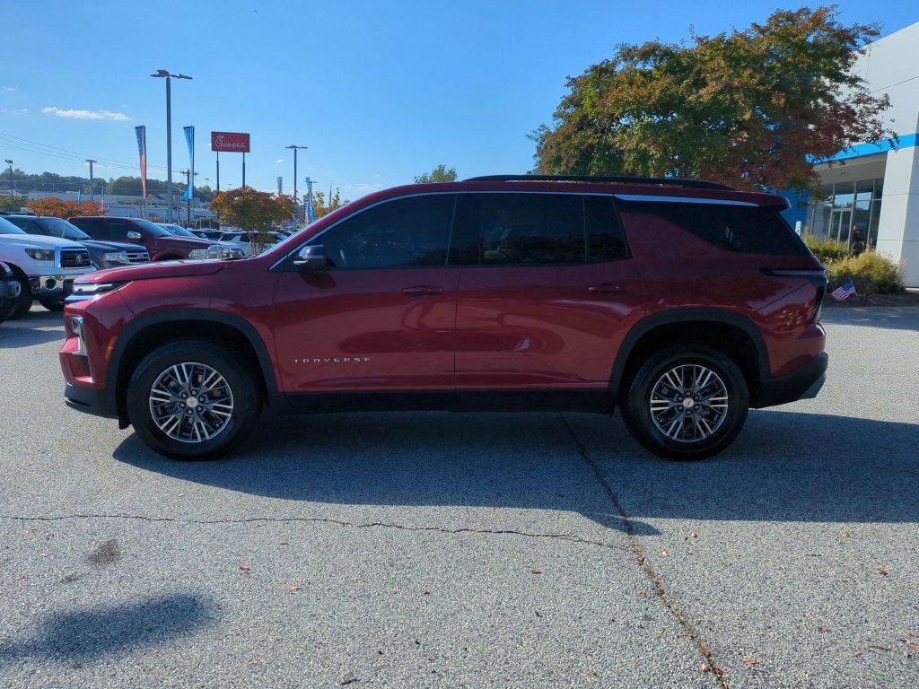2025 Chevrolet Traverse LT