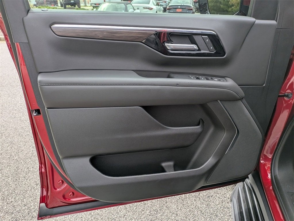 2025 Chevrolet Tahoe LS