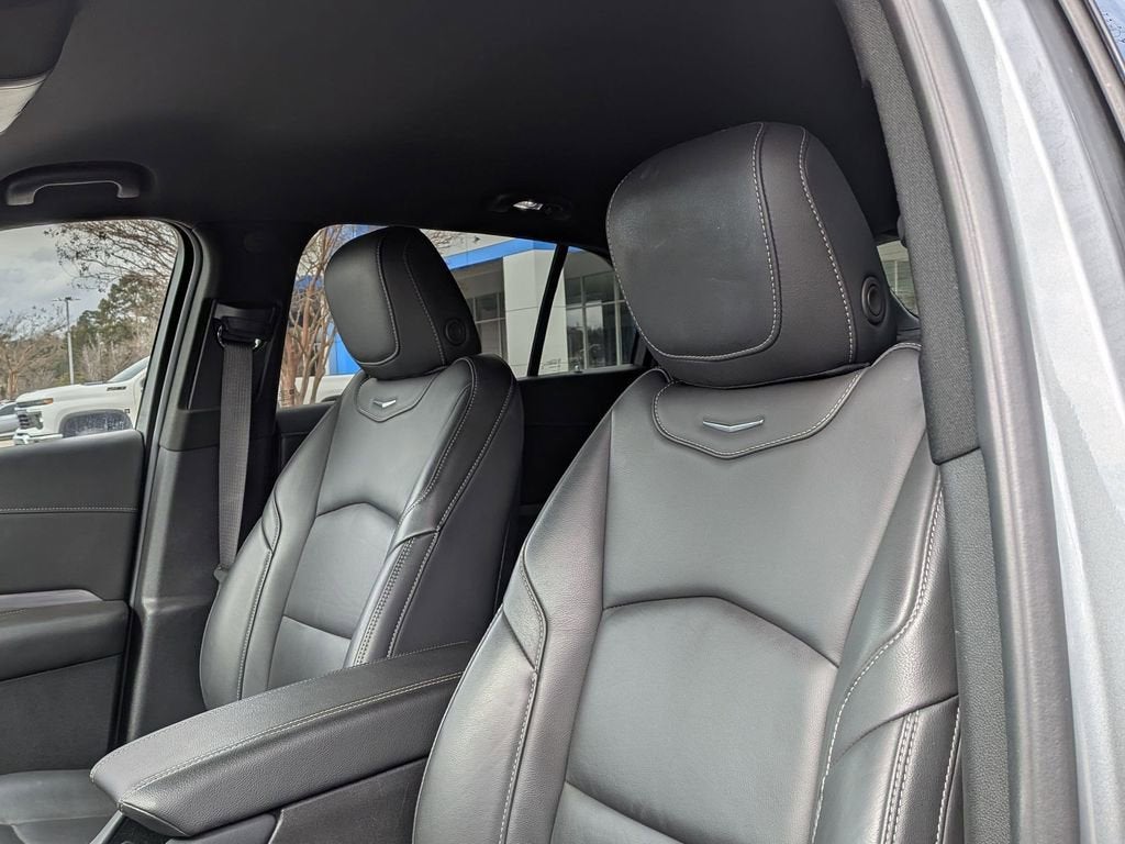 2025 Cadillac XT4 Premium Luxury