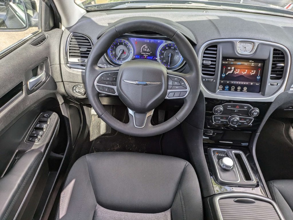 2023 Chrysler 300 Touring