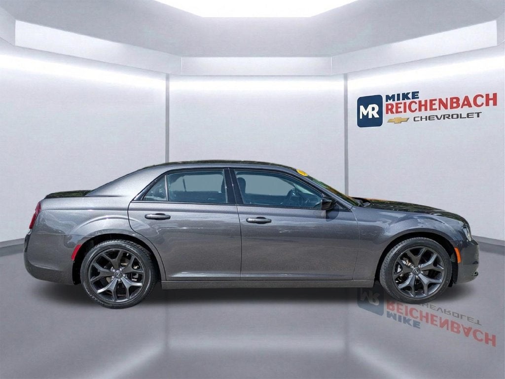 2023 Chrysler 300 Touring