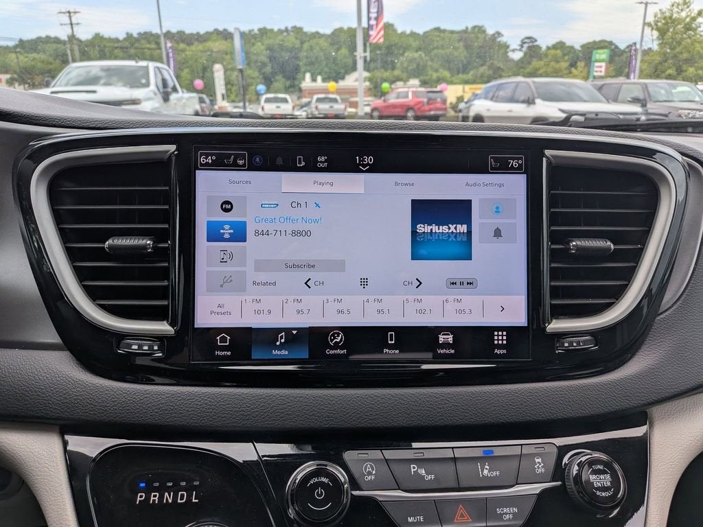 2024 Chrysler Pacifica Touring L
