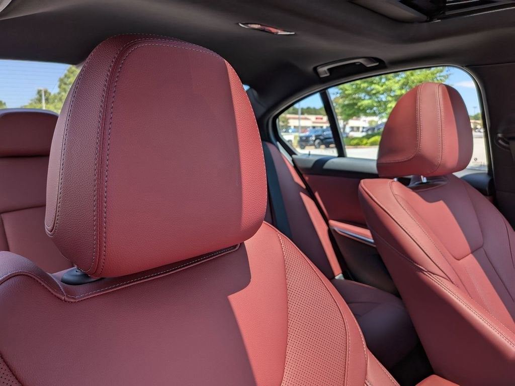 2025 BMW 3 Series 330i