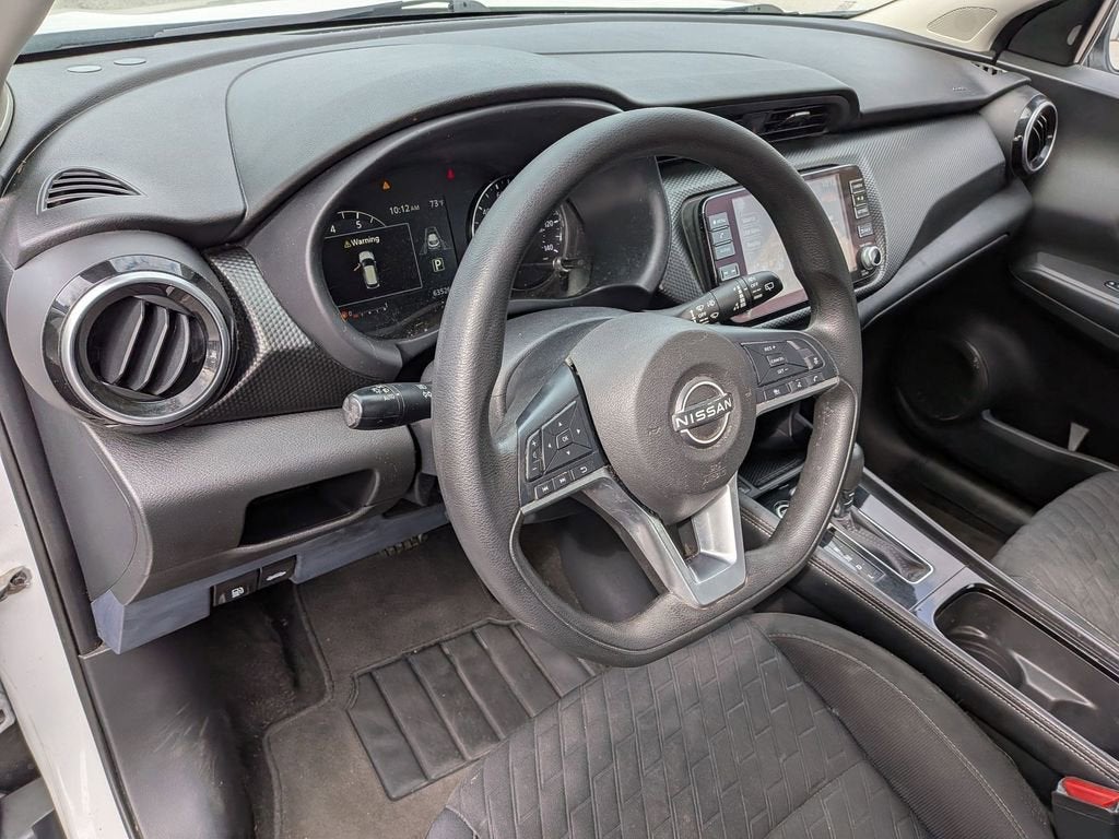 2022 Nissan Kicks SV