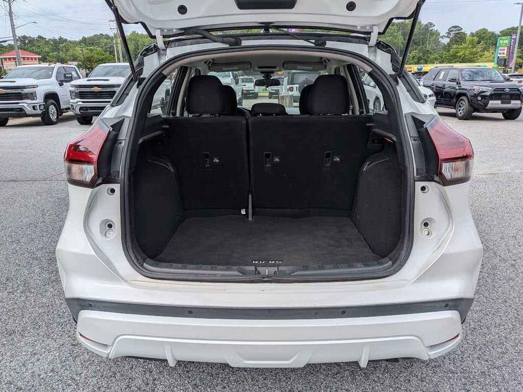 2022 Nissan Kicks SV