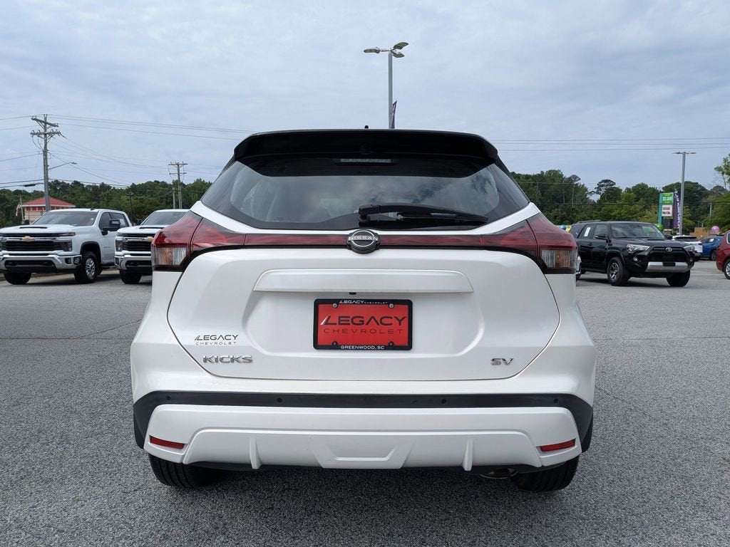 2022 Nissan Kicks SV