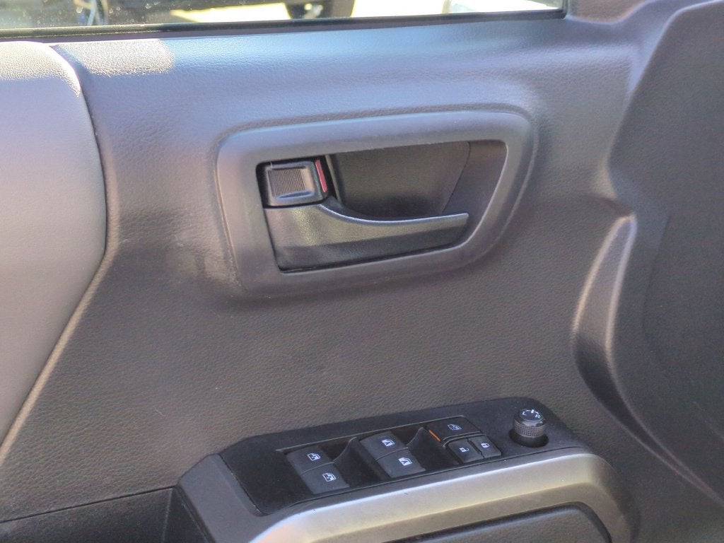 2023 Toyota Tacoma 2WD SR5