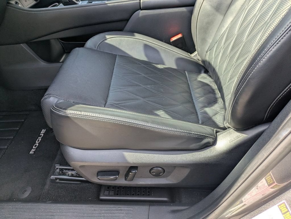2025 Nissan Rogue Platinum