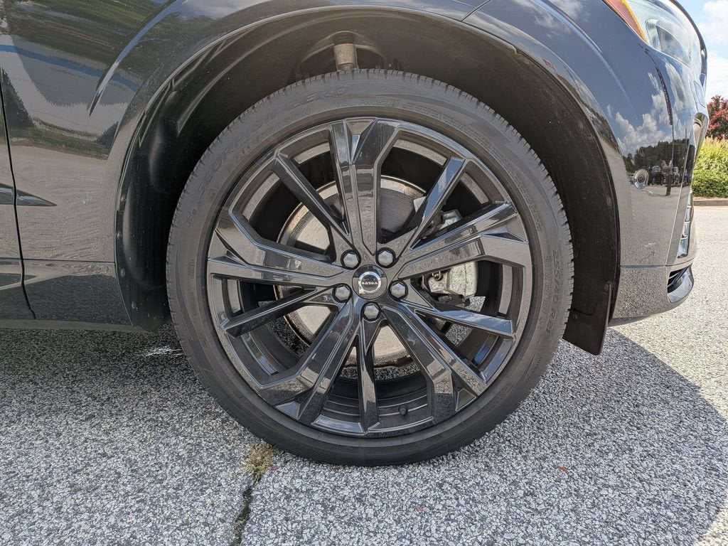 2025 Volvo XC60 Plug-In Hybrid Ultra Black Edition