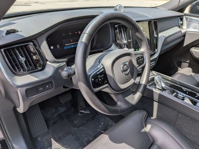 2025 Volvo XC60 Plug-In Hybrid Ultra Black Edition