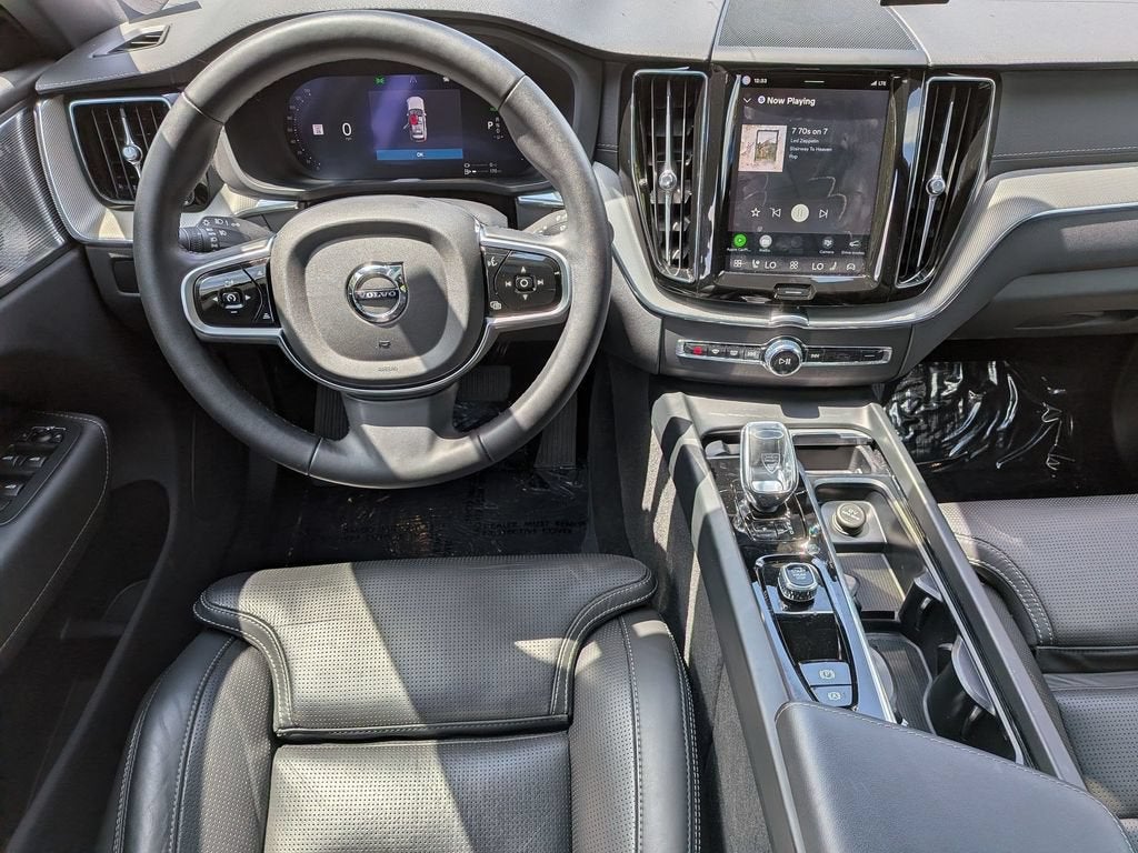 2025 Volvo XC60 Plug-In Hybrid Ultra Black Edition
