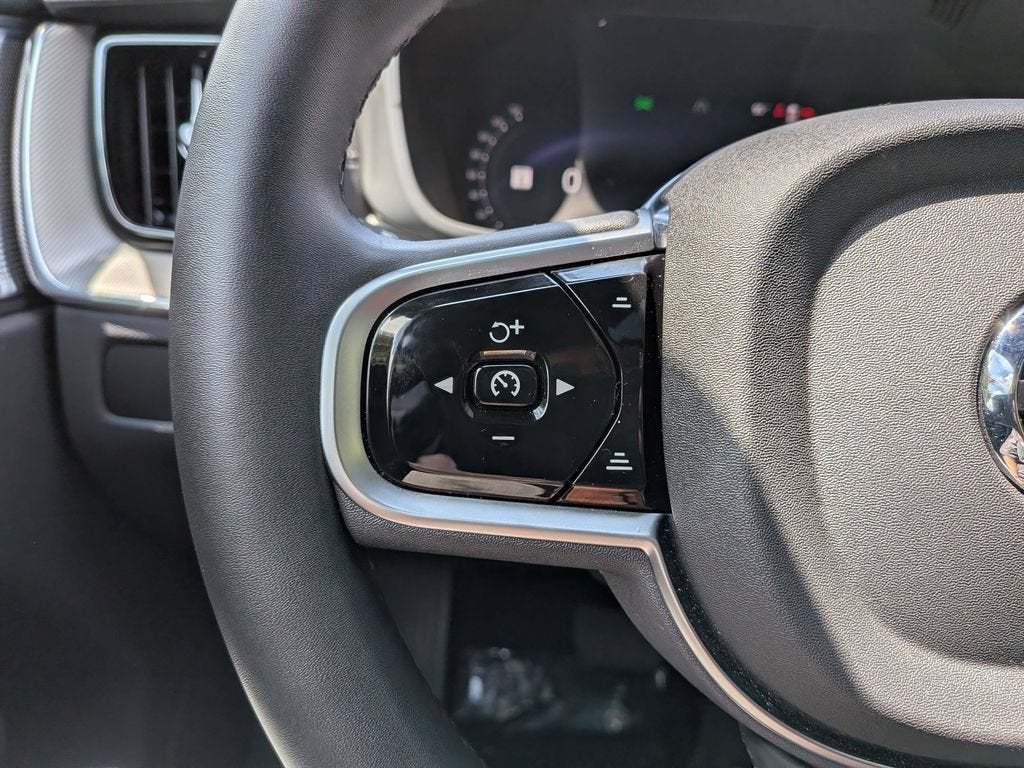 2025 Volvo XC60 Plug-In Hybrid Ultra Black Edition