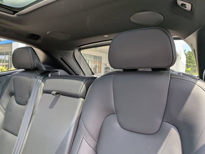 2025 Volvo XC60 Plug-In Hybrid Ultra Black Edition