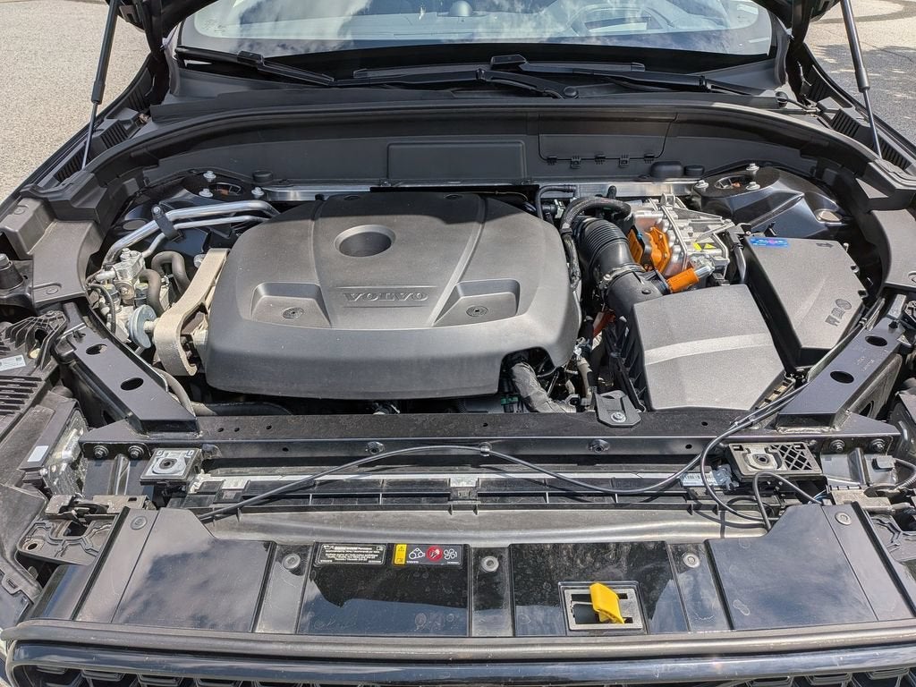 2025 Volvo XC60 Plug-In Hybrid Ultra Black Edition