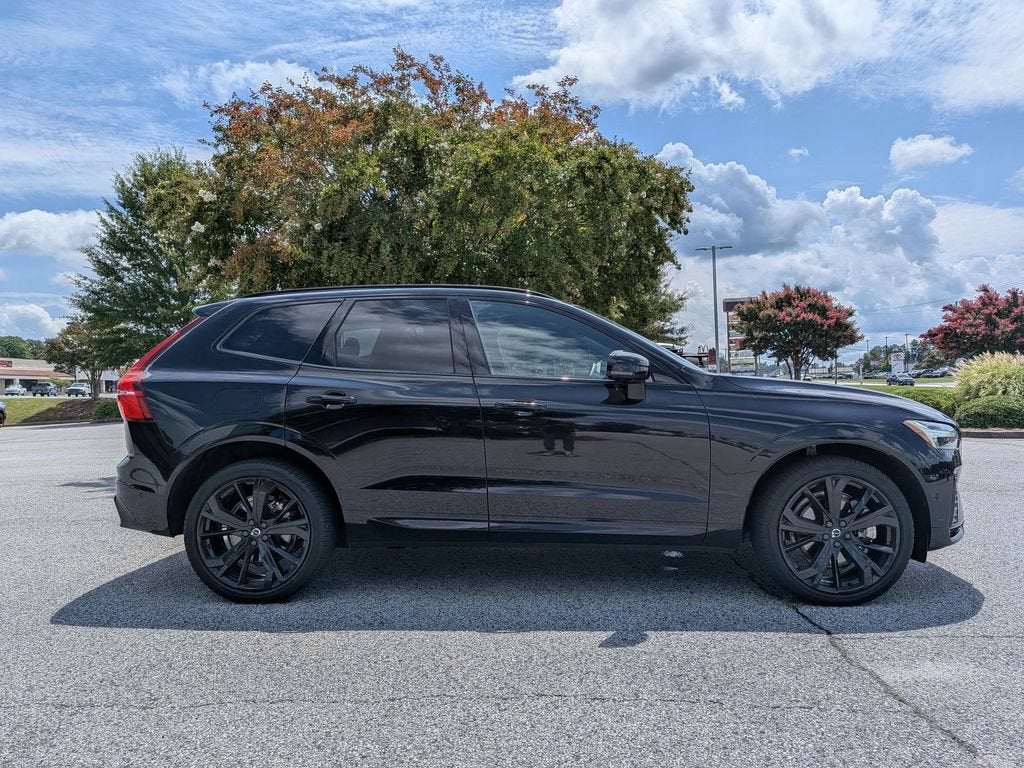 2025 Volvo XC60 Plug-In Hybrid Ultra Black Edition