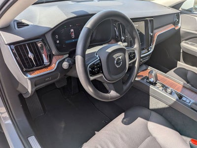 2025 Volvo V60 Cross Country Plus