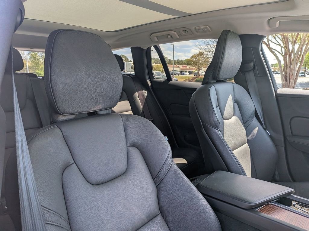 2025 Volvo V60 Cross Country Plus