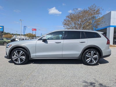 2025 Volvo V60 Cross Country Plus