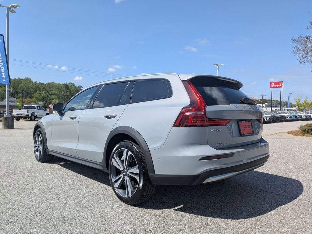2025 Volvo V60 Cross Country Plus