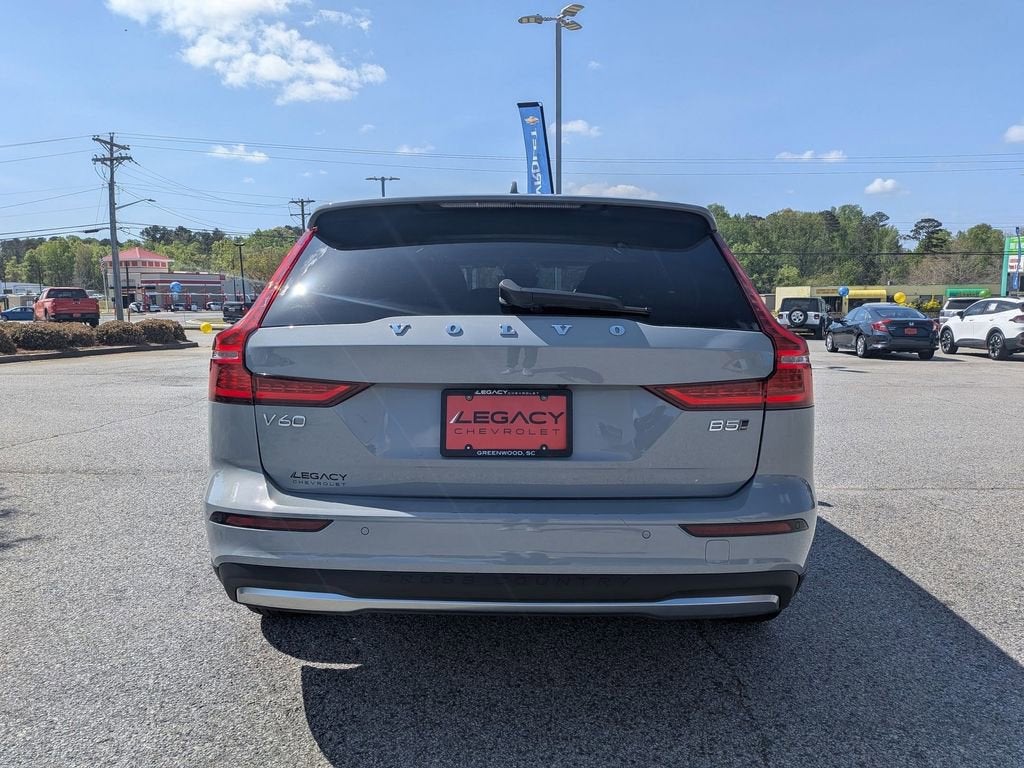 2025 Volvo V60 Cross Country Plus